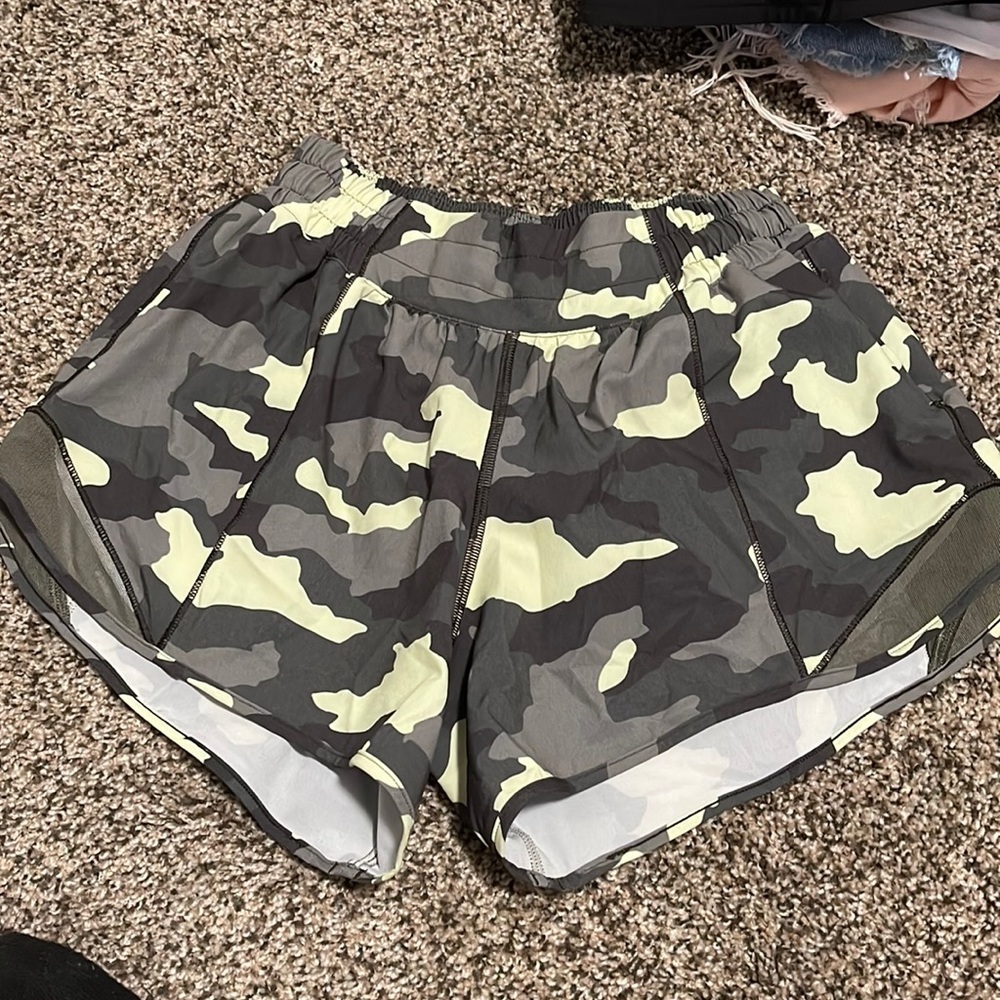 Lululemon hotty hot short 4”